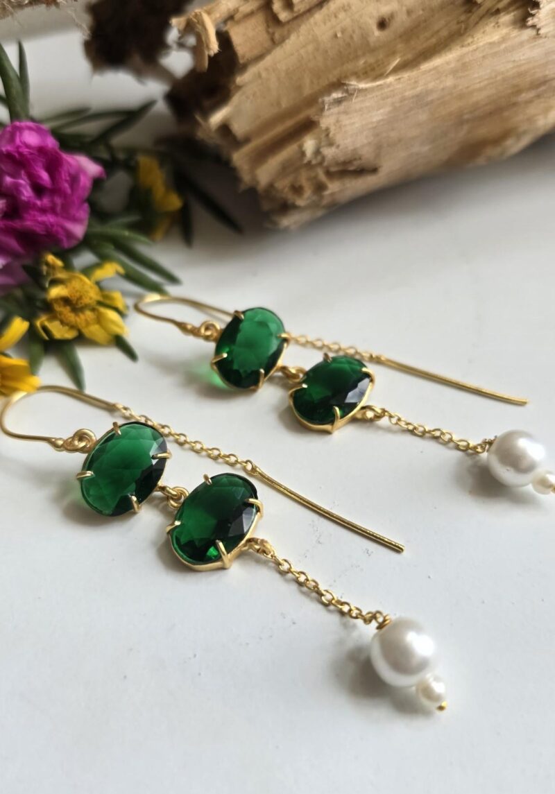Emerald & Pearl Sui Dhaga Earrings - Image 2