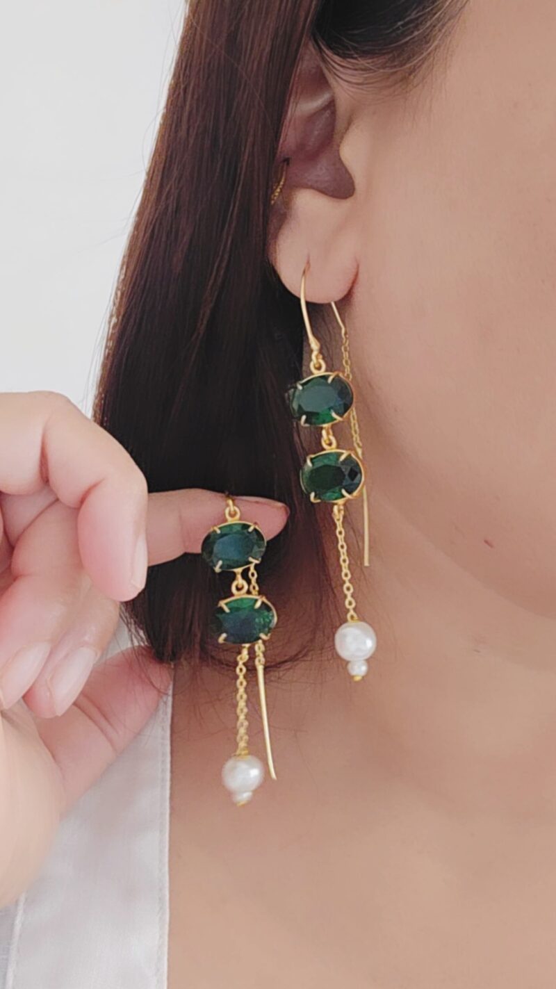 Emerald & Pearl Sui Dhaga Earrings - Image 3